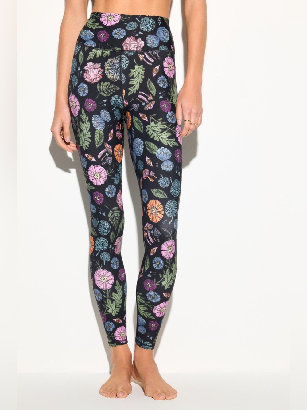 Spiritual Gangster Moonlight Magic Lotus Legging in Printed Floral Size S 57304